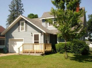 208 N 2nd St, Eagle River, WI 54521