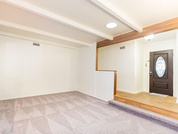 3rd image of 8839 Gaviota Ave