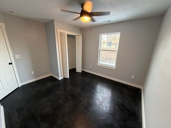 4th image of 301 W Sunrise St #B