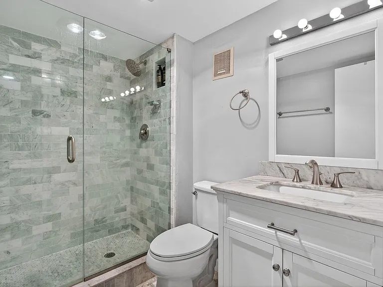 3503 Oaks Way #405 — Photo 9