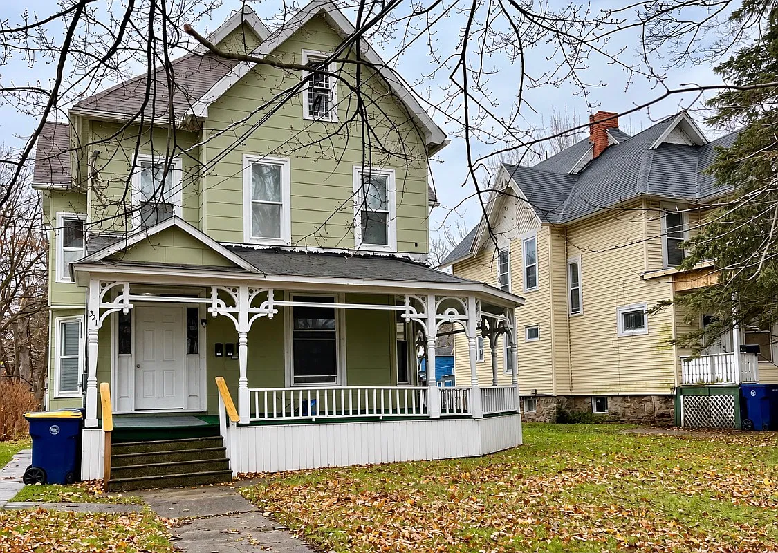 1 bed, $895 — Photo 1