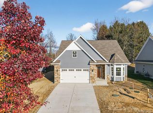 7460 Village Ct, Davisburg, MI 48350