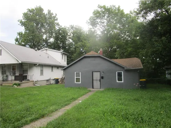 8105 Olive St, Kansas City, MO 64132