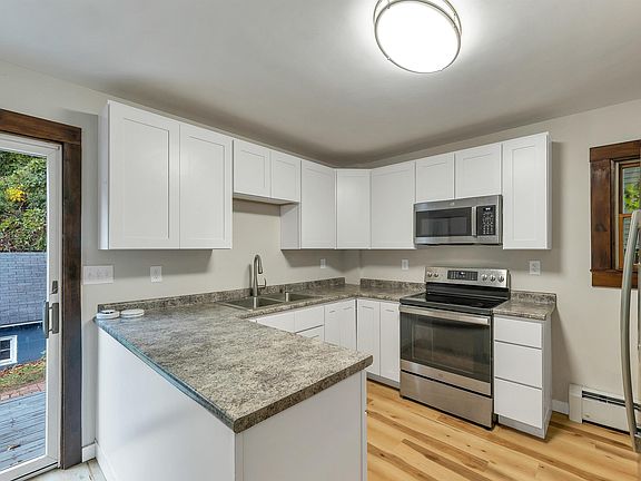 4th image of 58 Belvidere Street