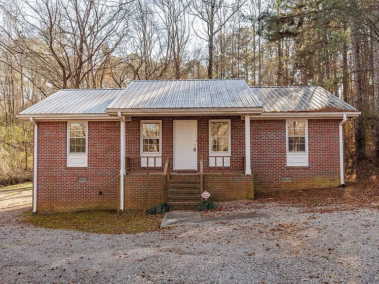 1160 Grayson Ln — Photo 1