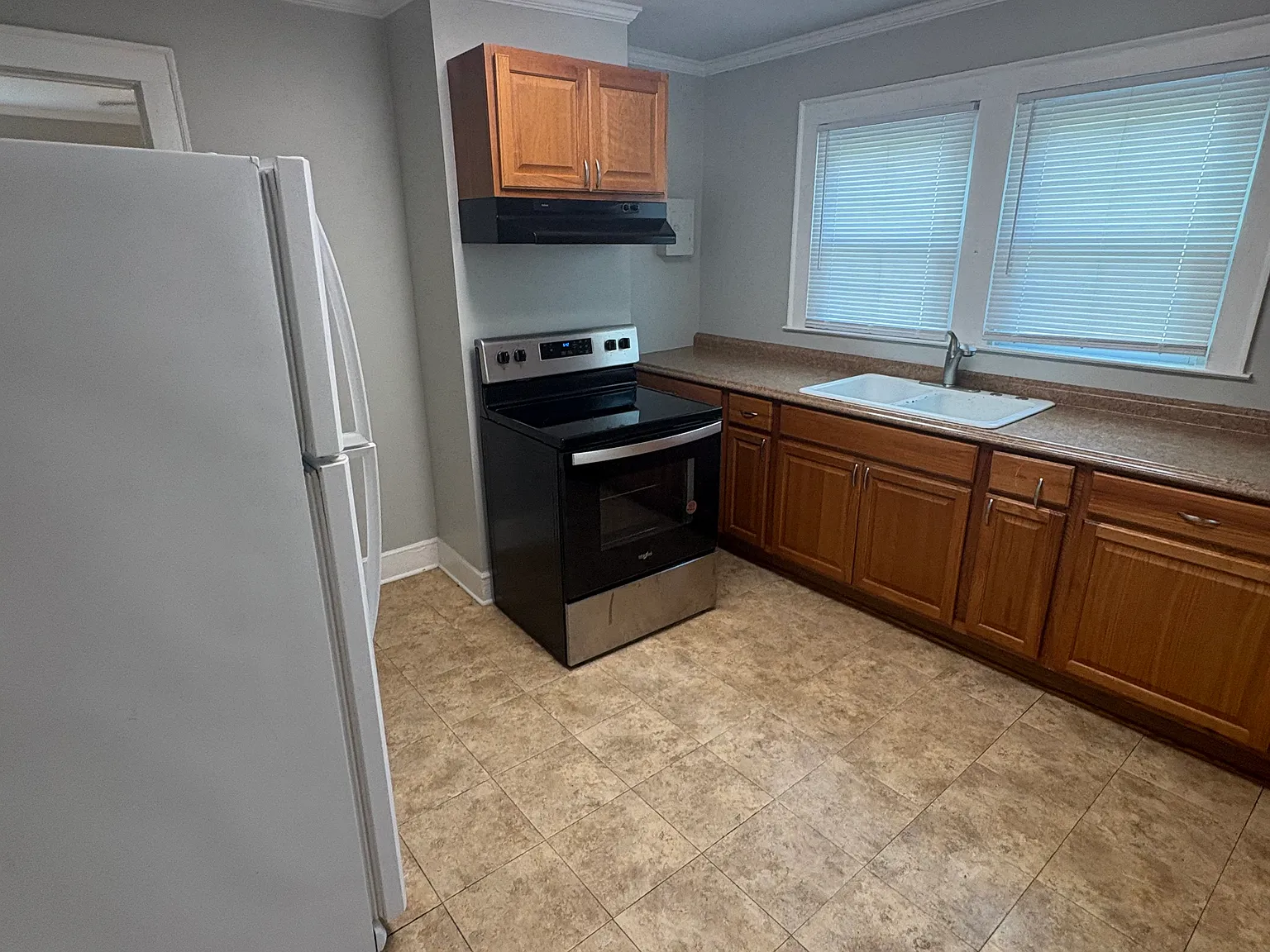 2 bed, 709 sqft, $1,100 — Photo 3