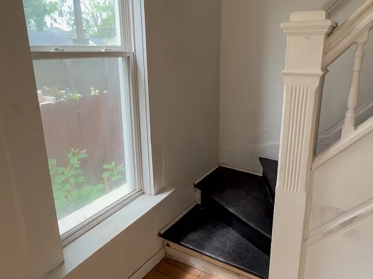 813 Wilson Ave — Photo 3
