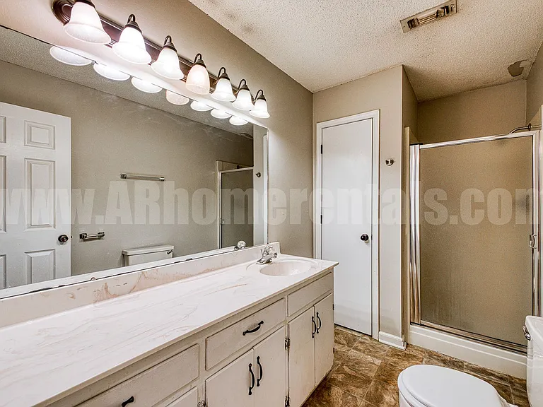 108 S Mitchell St — Photo 13