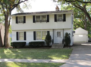 607 S Smith Blvd, Aurora, IL 60505