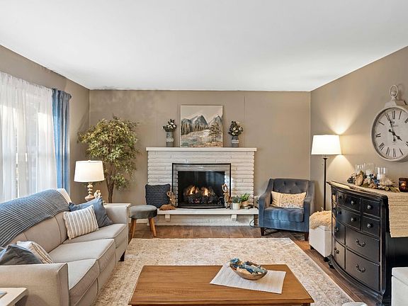 3rd image of 110 Mayfield Ave