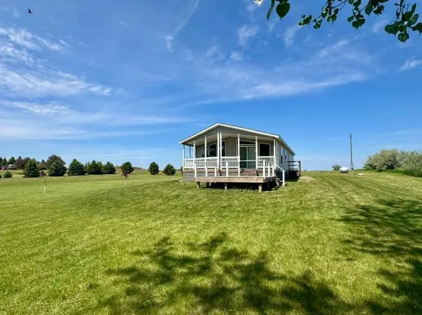 7 Robbins Dr, Tracy, MN 56175