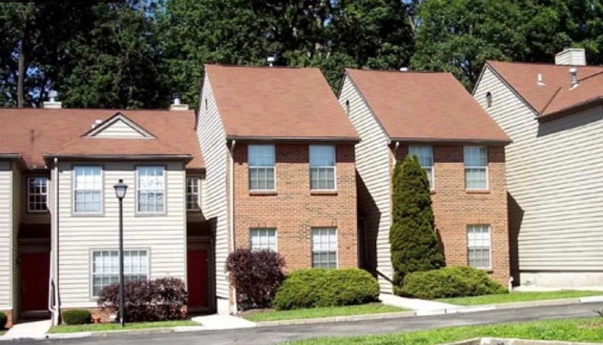 Building Photo - 10555 Montgomery Rd #82