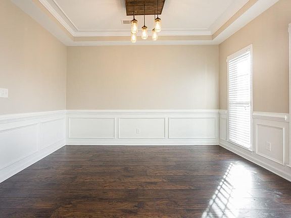 3rd image of 335 Mirramont Ct