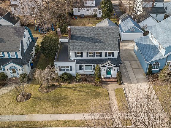 2nd image of 138 Vernon Ave