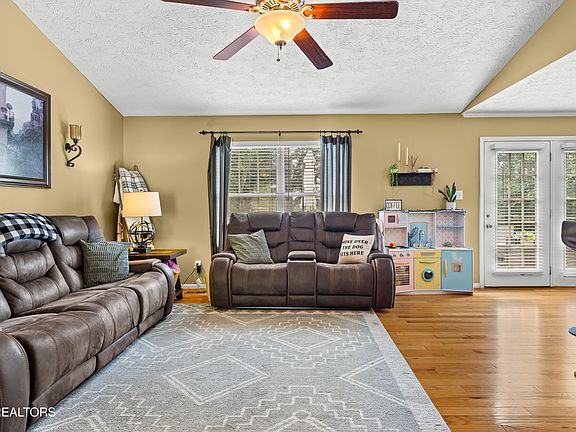 4th image of 7212 Sunset Ridge Ln