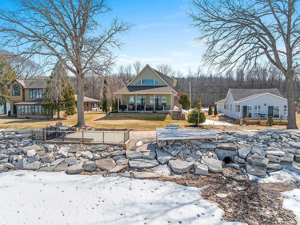 1st image of 4813 Edgewater Beach Rd