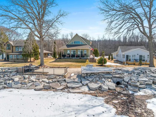 4813 Edgewater Beach Rd, Green Bay, WI 54311