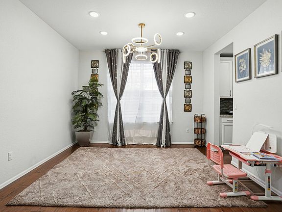 5th image of 10099 Isle Cir