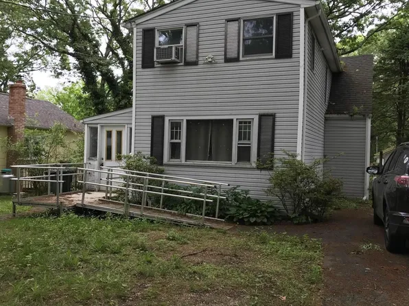 27 Atlantic Drive, Sound Beach, NY 11789