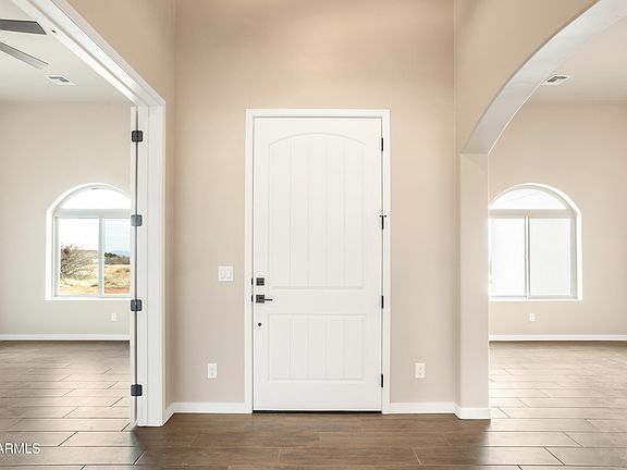 3rd image of 5754 S Stephanie Place