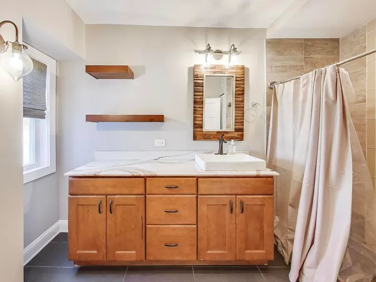 415 Bloom St — Photo 7