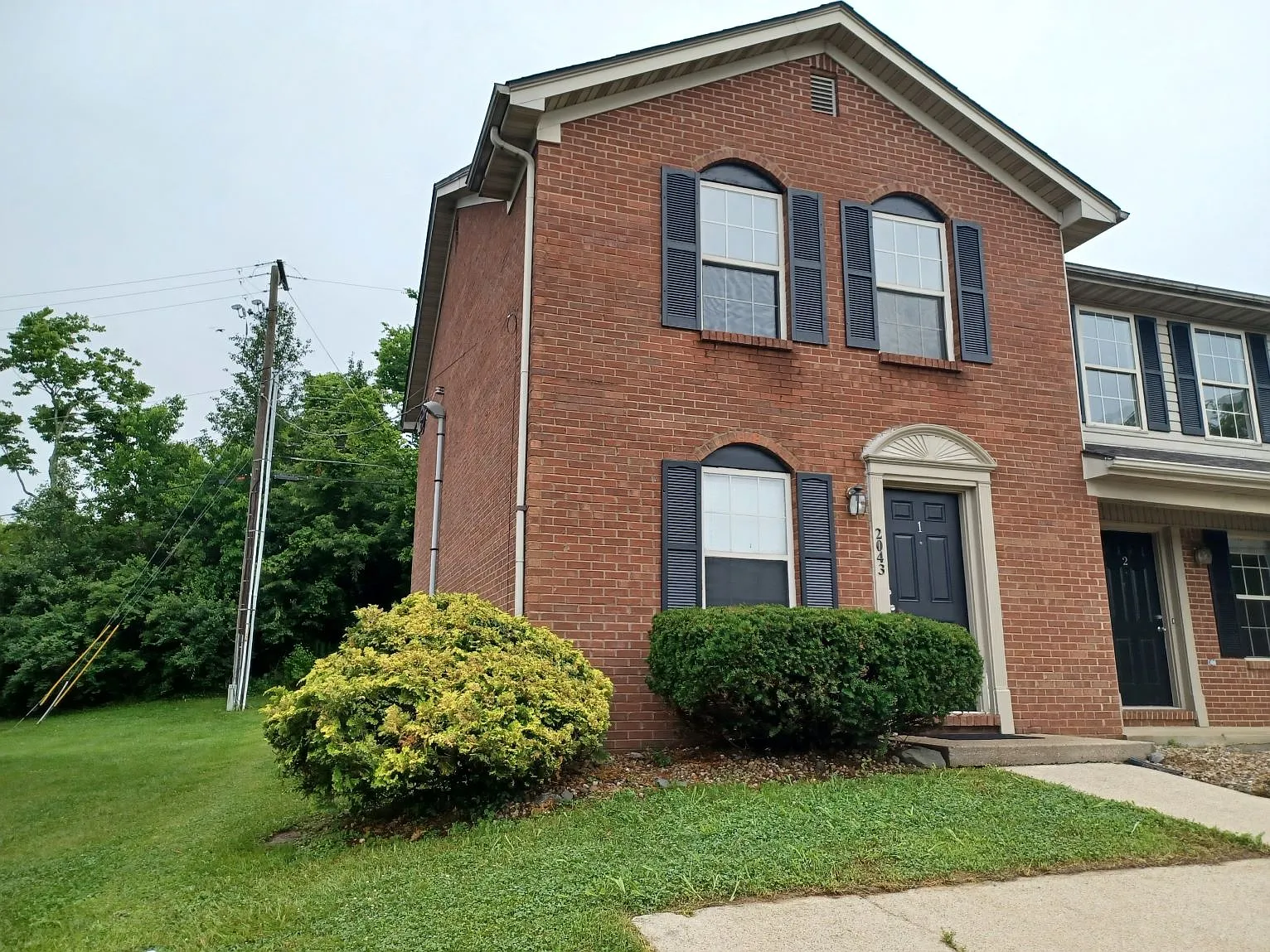2 bed, 1.5 bath, 1147 sqft, $1,200 — Photo 2