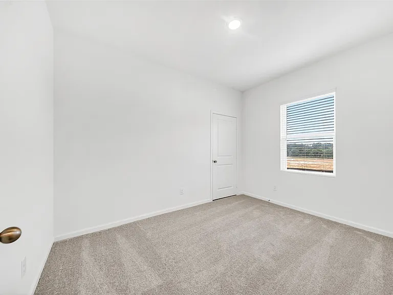 15049 Ronan Dr — Photo 12