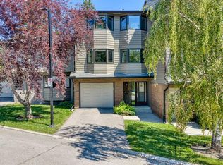 23 W Glamis Dr SW #104, Calgary, AB T3E6S3