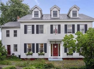 22 Leyden St, Plymouth, MA 02360