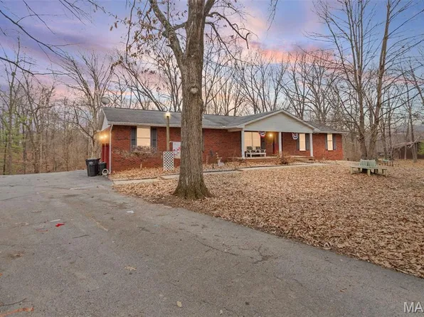 28711 Palomino Dr, Jerseyville, IL 62052