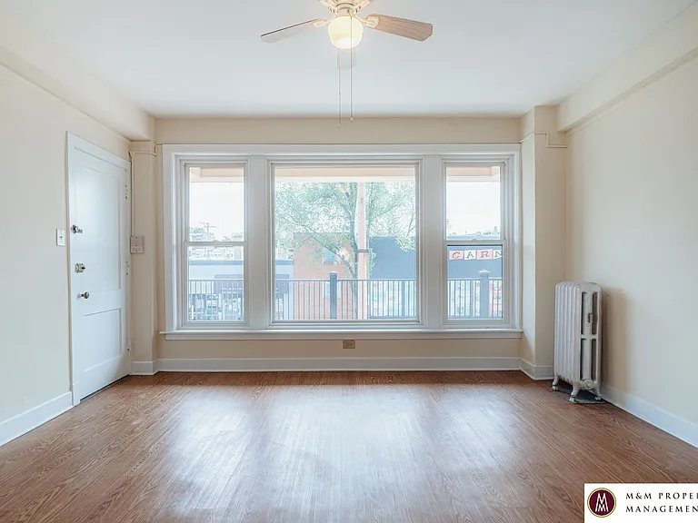 817 Oak Park — Photo 1