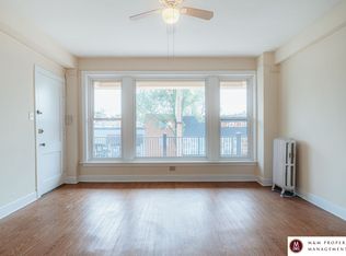 817 Oak Park, Oak Park, IL 60304