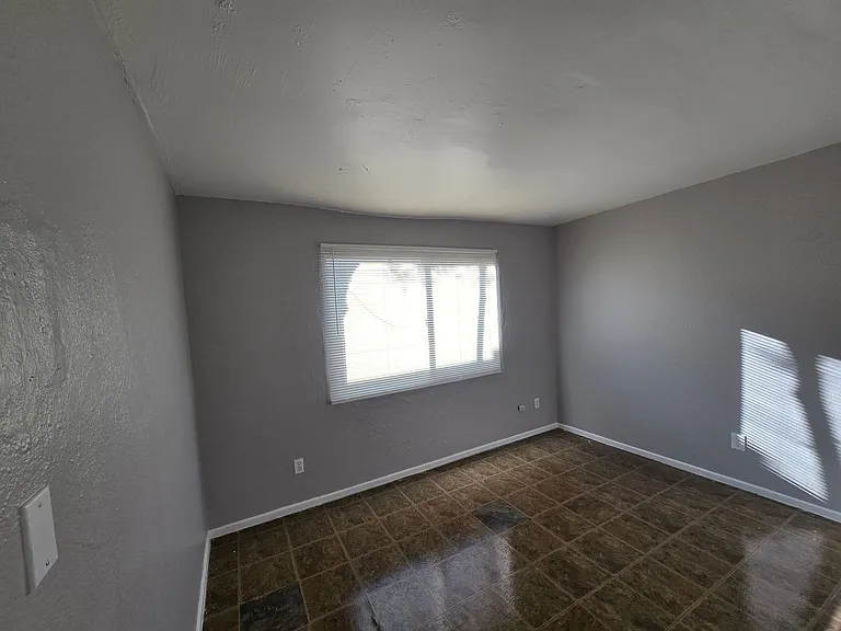 2302 & 2304 E Broadway Rd — Photo 6