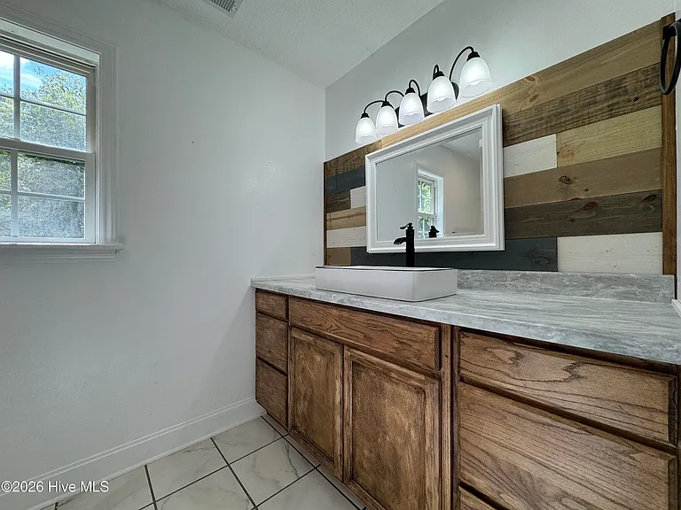 502 Worth Dr — Photo 25