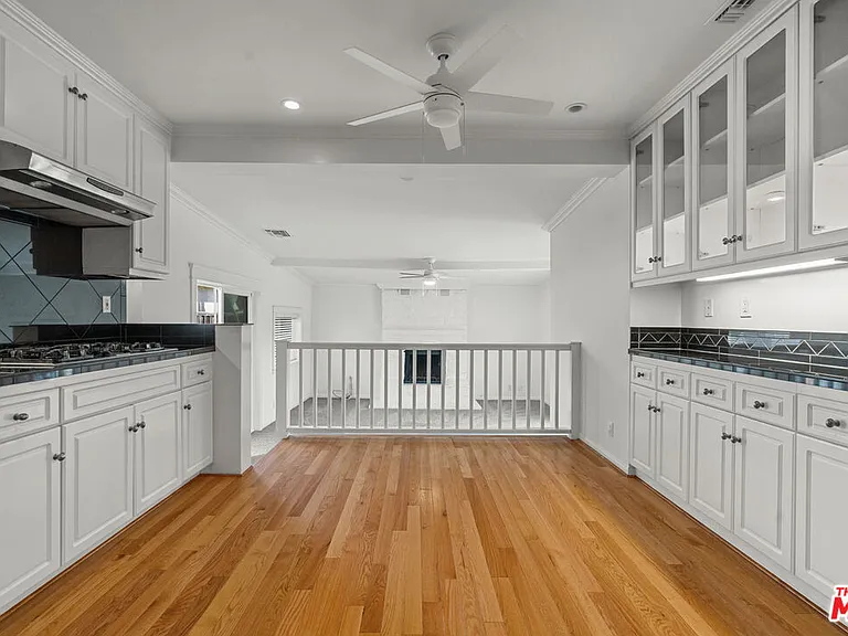 4352 Globe Ave — Photo 12