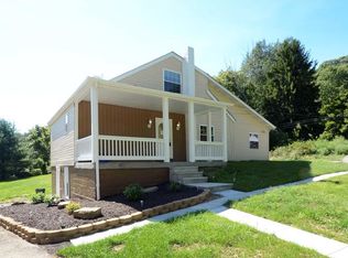 204 Service Creek Rd, Aliquippa, PA 15001