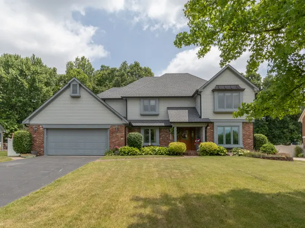 4447 S Creekside Dr, New Palestine, IN 46163