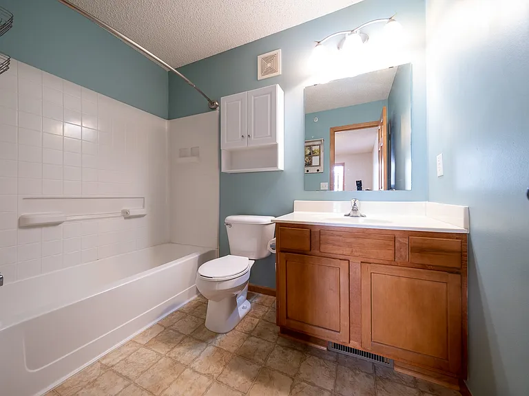 10930 Fergus St NE #F — Photo 20