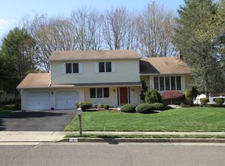 3 Floyd Wyckoff Rd, Morganville, NJ 07751