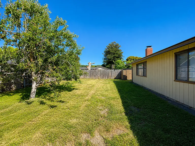 1704 Antoine Ave — Photo 18