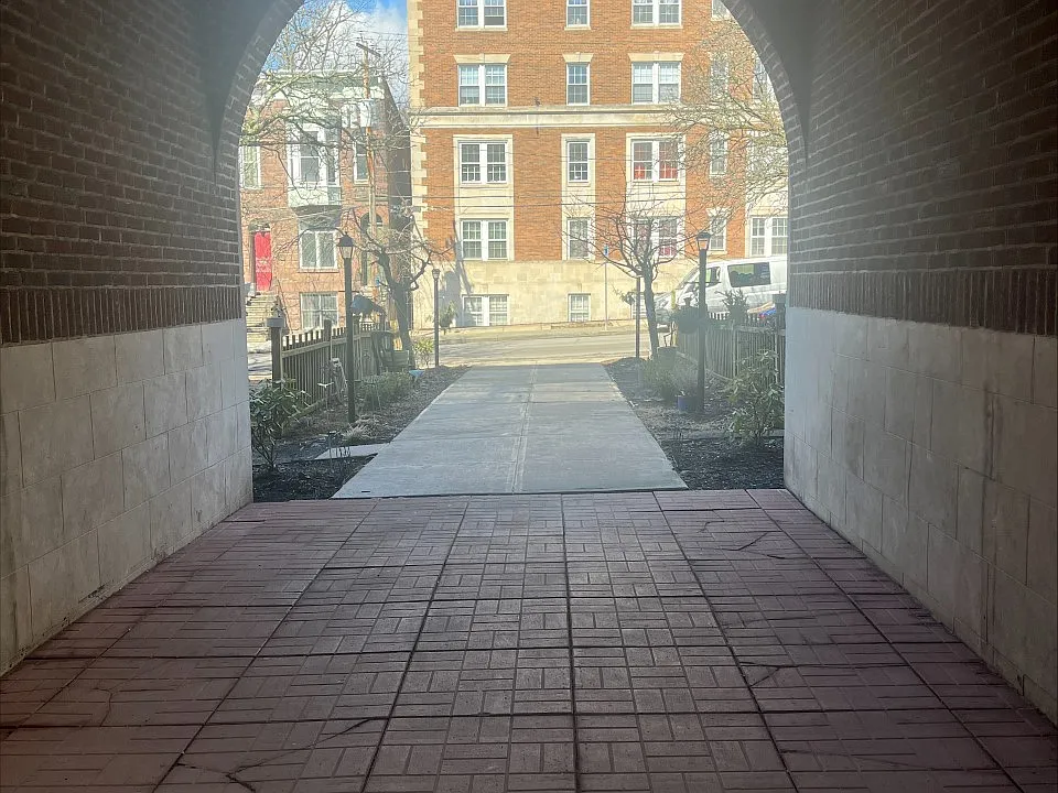 6 South Lake Ave