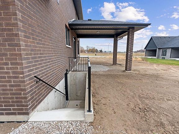 4th image of 4615 Huron Church Line Rd