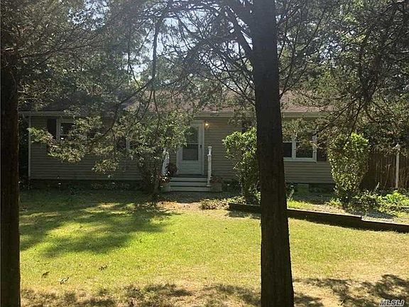 2nd image of 126 Magnolia Dr