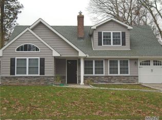 72 Nancy Blvd, Merrick, NY 11566