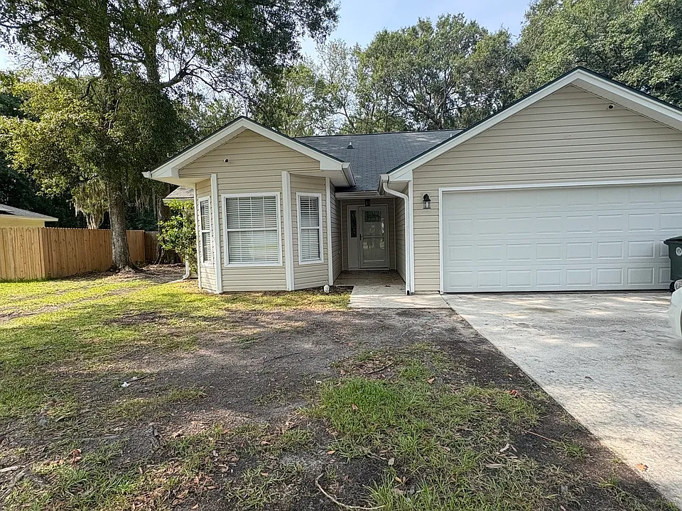 112 Boxwood Ct