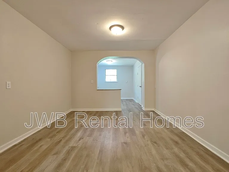 5239 Potomac Ave — Photo 3