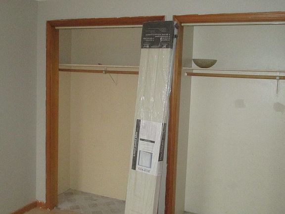 Bedroom 1, with 2 closets