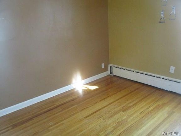 5th image of 334 Paramount Pkwy