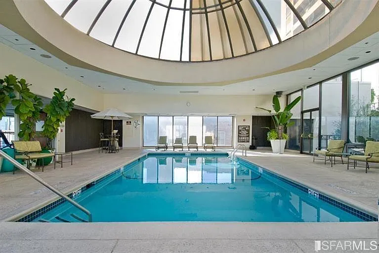 World class and stylish indoor swimming pool. A great place to past time, unwind and bond with friends.