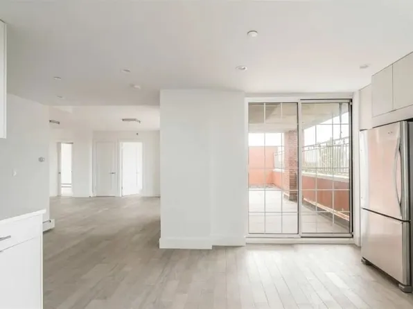 423 Ocean Parkway image 3 of 9